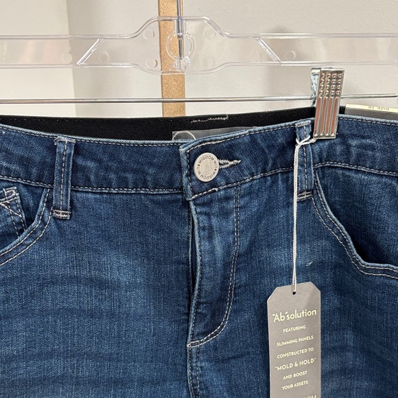 Wit & Wisdom Dark Blue Jean Shorts - Picture 2 of 4